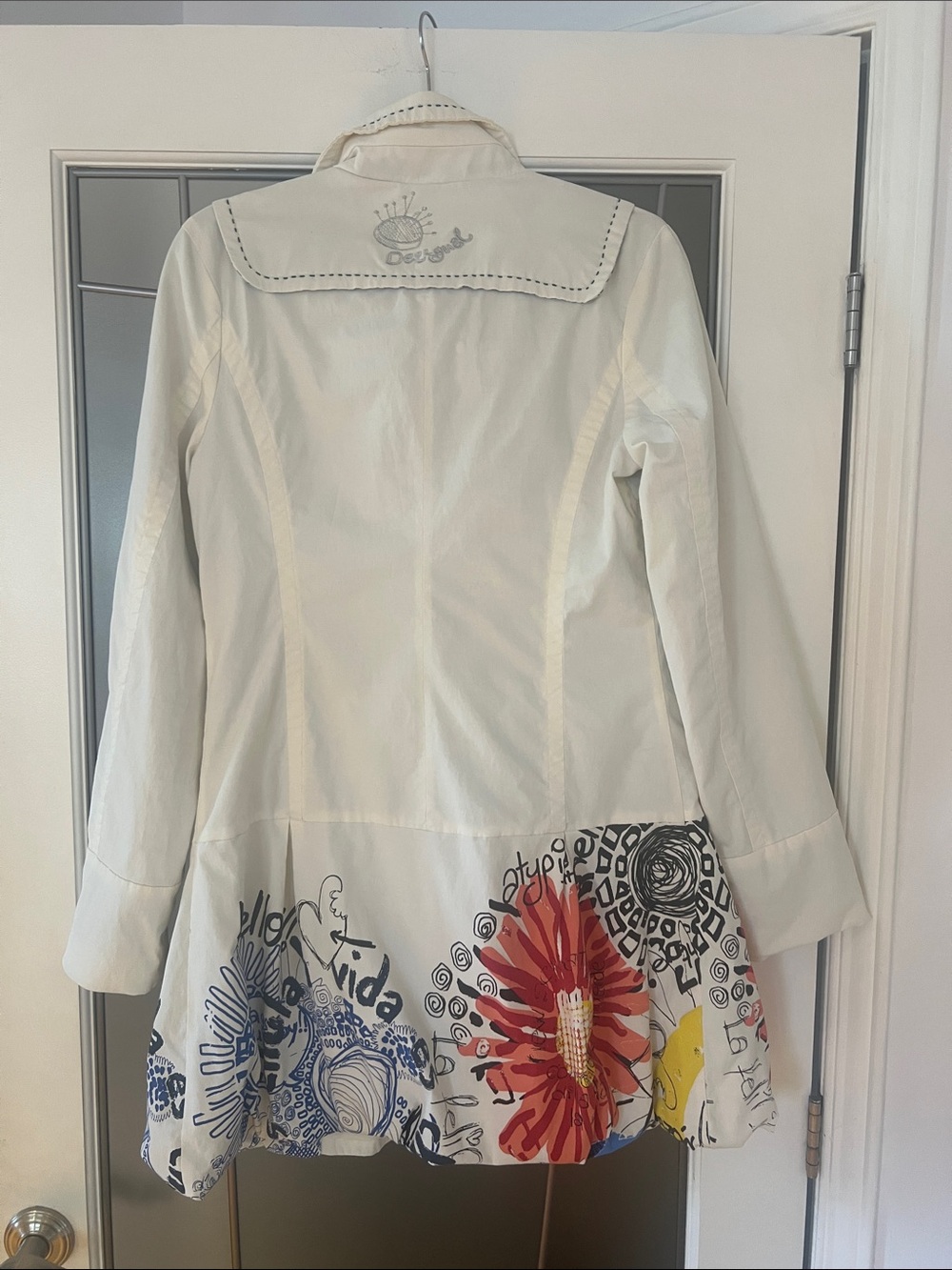 Desigual Ivory Graffiti Floral Trench Coat Size 40 - Picture 6 of 12
